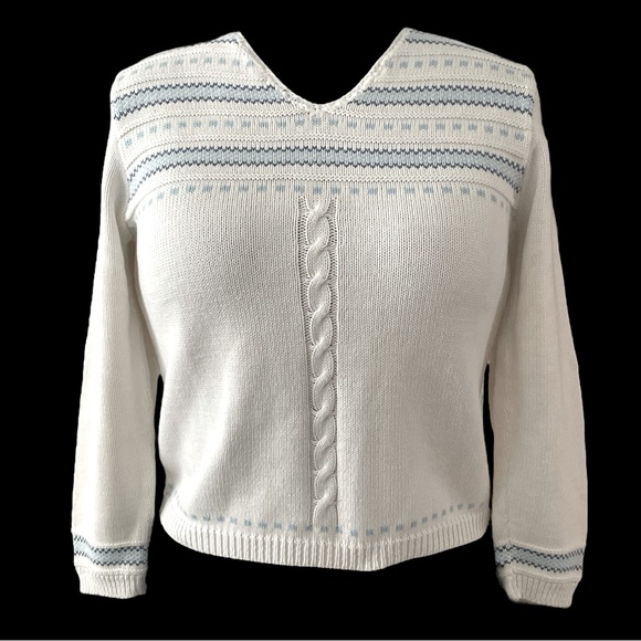 Liz Claiborne Sweaters - Liz Claiborne white light blue Nordic style long sleeve V-Neck knit sweater SP
